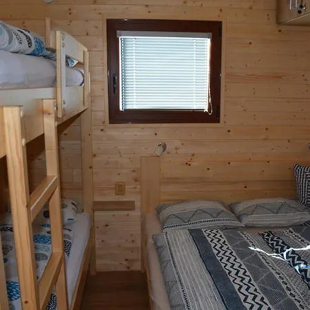 Úszó hotel Houseboat Bonanza - Bed & Cruise Prága
