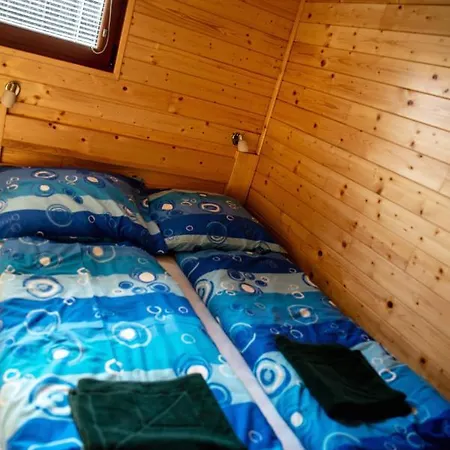 Úszó hotel Houseboat Bonanza - Bed & Cruise *